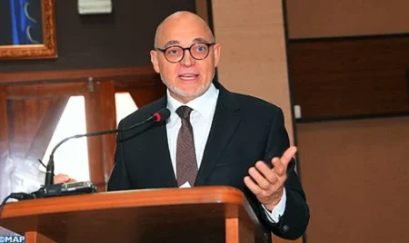 خبير سياسي يقدم إصدار بعنوان “الصحراء المغربية، أرض النور والمستقبل”