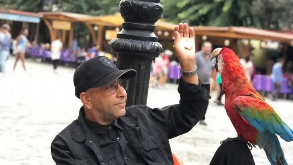 ببغاوات شفشاون تتحصل على وثائقها