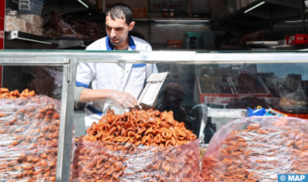 طنجة.. تحضيرات رمضان تنعش التجار والحرفيين