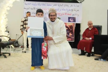 خنيفرة..جمعية أباء وأولياء تلاميذ مدرسة خالد بن الوليد تنظم أمسية قرآنية روحانية خنيفرة..جمعية أباء وأولياء تلاميذ مدرسة خالد بن الوليد تنظم أمسية قرآنية روحانية