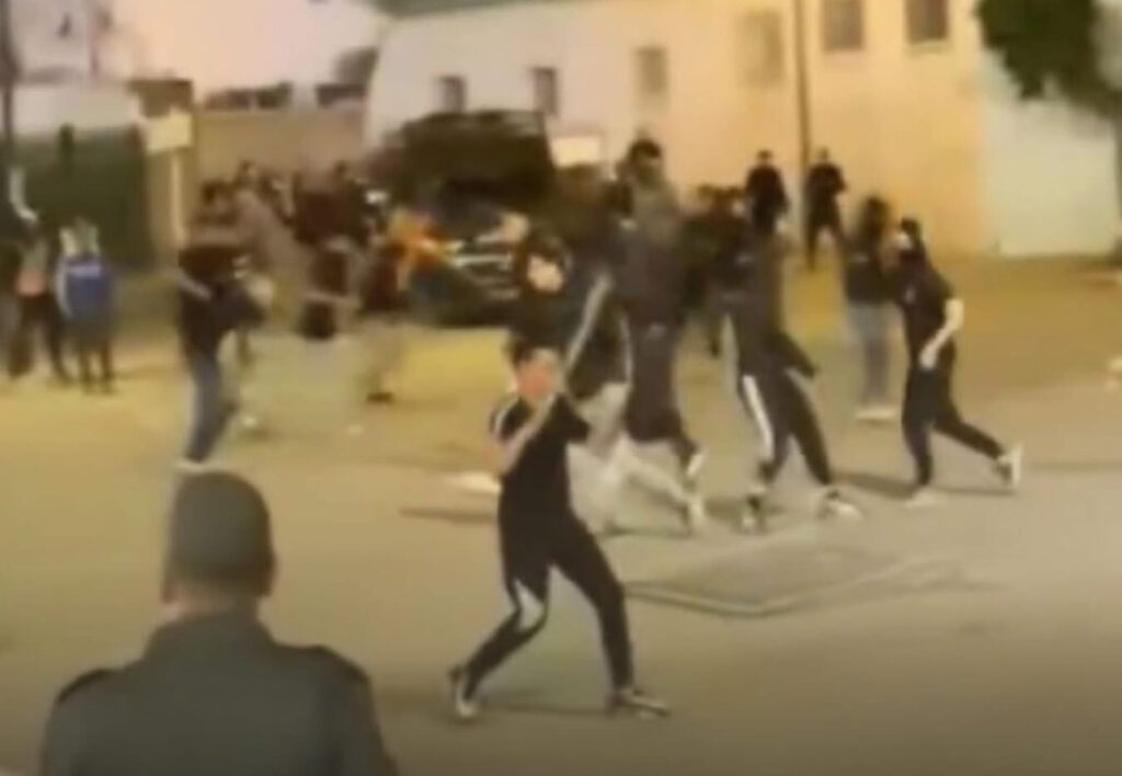 توقيف 17 شخصا في أحداث شغب بمباراة الوداد والجيش