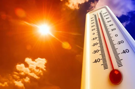 طقس حار ورياح قوية بالمملكة اليوم السبت