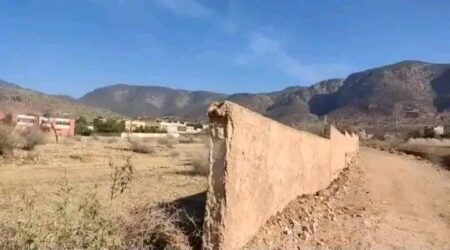مصرع رجل خمسيني إثر انهيار سور ثانوية