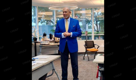 مسؤول أمريكي..الصحراء المغربية توفر فرصاً واعدة للاستثمار أمام الشركات الأمريكية مسؤول أمريكي..الصحراء المغربية توفر فرصاً واعدة للاستثمار أمام الشركات الأمريكية