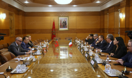 نائب رئيس مجلس المستشارين يجري مباحثات مع وفد برلماني إيطالي حول دعم الحكم الذاتي بالصحراء المغربية نائب رئيس مجلس المستشارين يجري مباحثات مع وفد برلماني إيطالي حول دعم الحكم الذاتي بالصحراء المغربية