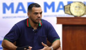 طارق خبابز يتوّج بطل العالم للوزن الخفيف الثقيل ويعيد مجد المغرب إلى حلبات الكيك بوكسينغ