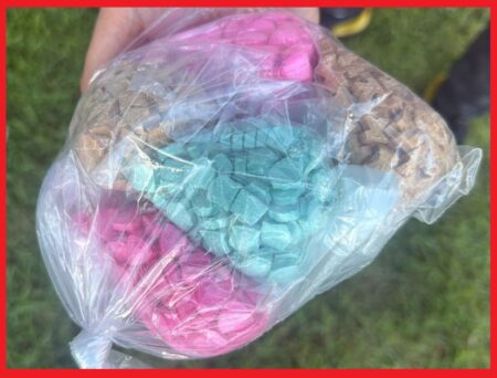 الشرطة بطنجة توقف شابا يروج المخدرات والمؤثرات العقلية الشرطة بطنجة توقف شابا يروج المخدرات والمؤثرات العقلية