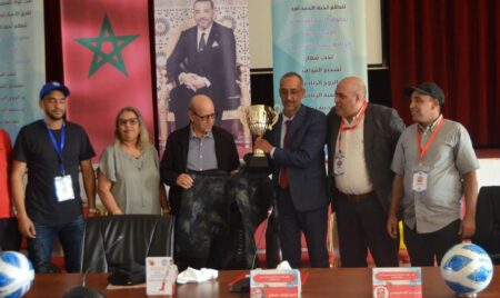 العصبة الوطنية لفرق الأحياء تكرم البطل والمدرب العالمي عبد الجليل السقيطي العصبة الوطنية لفرق الأحياء تكرم البطل والمدرب العالمي عبد الجليل السقيطي