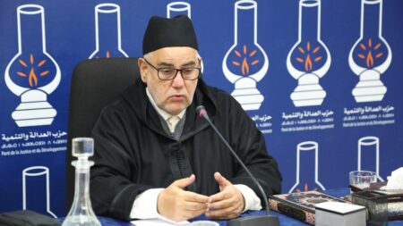 البيجيدي يدعو لإلغاء الساعة الإضافية ويحذر انتخابياً