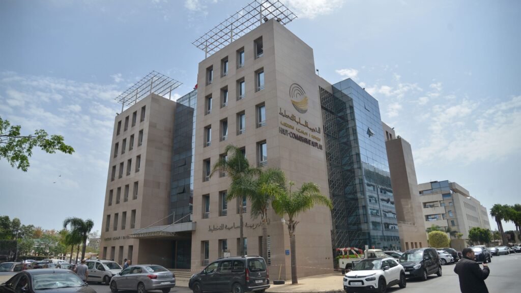 تباطؤ طفيف في النمو الاقتصادي