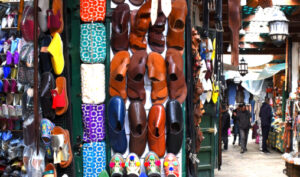 انتعاش سوق الأزياء التقليدية بتطوان مع اقتراب عيد الفطر