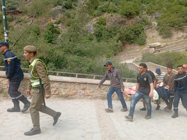 أقشور..تضامن مغربي يبهر العالم في إنقاذ سائحة أمريكية"