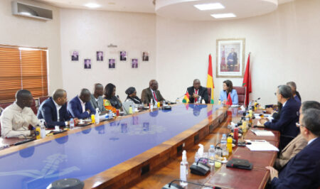 المغرب وغينيا يعززان التعاون البحري