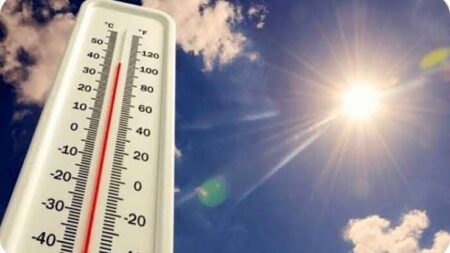 طقس حار نسبيا وأمطار خفيفة بالمغرب