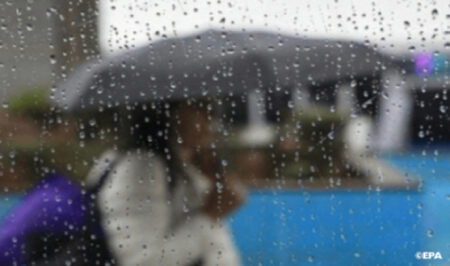  (نشرة إنذارية)زخات رعدية قوية بعدد من المناطق