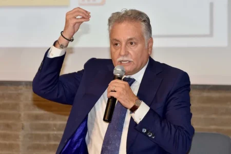 بنعبد الله يدق ناقوس الثقة