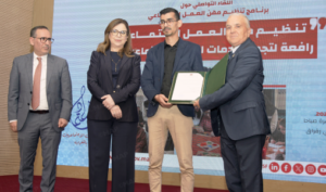 اعتماد أول دفعة من العاملين الاجتماعيين