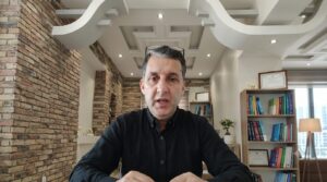 بسبب "فيديو".. توقيف أستاذ وقطع لقمة عيش أطفاله