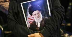 طهران تكشف عن جدول مراسم دفن علي خامنئي