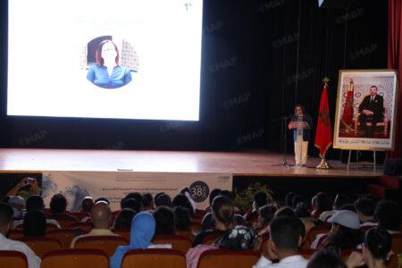 تتويج «مدرسة النساء» بالمهرجان الجامعي للمسرح