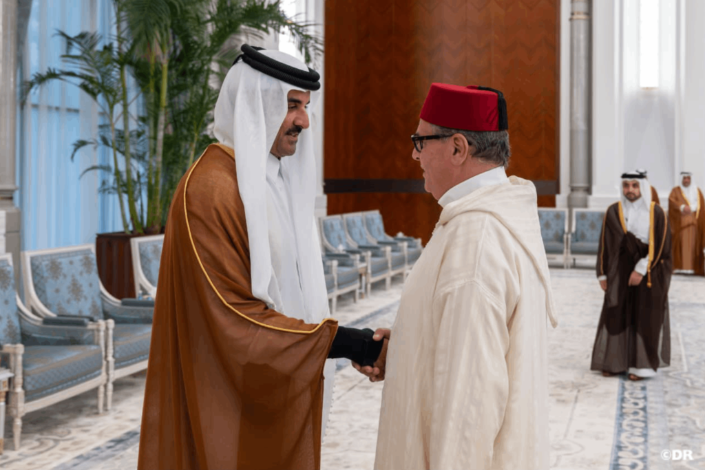 أخنوش يقدم تعازي الملك محمد السادس في الدوحة