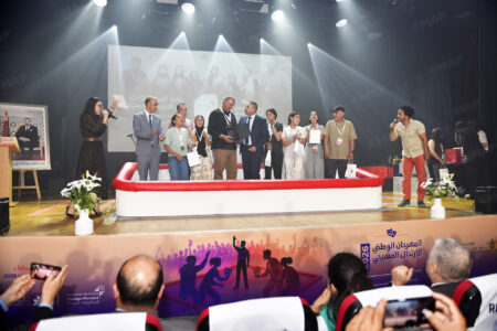 تتويج الفائزين بمهرجان الارتجال المسرحي بالدار البيضاء