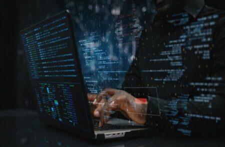 قراصنة إيرانيون يعلنون استهداف شبكة اتصالات أمريكية