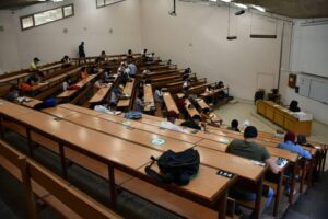 طلبة الأحرار يرفضون رسوم التكوين الجامعي