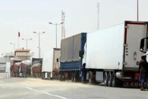 عراقيل جديدة أمام الشاحنات المغربية بمعبر روصو