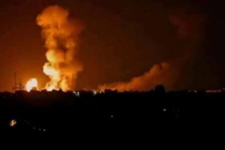 مقتل 11 جندياً سورياً في انفجار بدير الزور مقتل 11 جندياً سورياً في انفجار بدير الزور