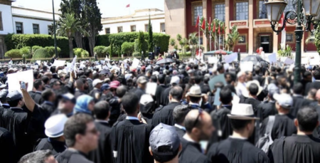المحامون يتجهون لتمديد التوقف المهني
