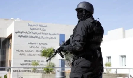 طنجة.. توقيف متطرف موالي لتنظيم “داعش” الإرهابي طنجة.. توقيف متطرف موالي لتنظيم "داعش" الإرهابي