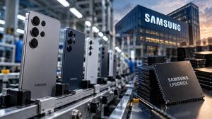 سامسونج تواجه احتمال خفض إنتاج الهواتف بنسبة 30% بسبب أزمة الرقائق